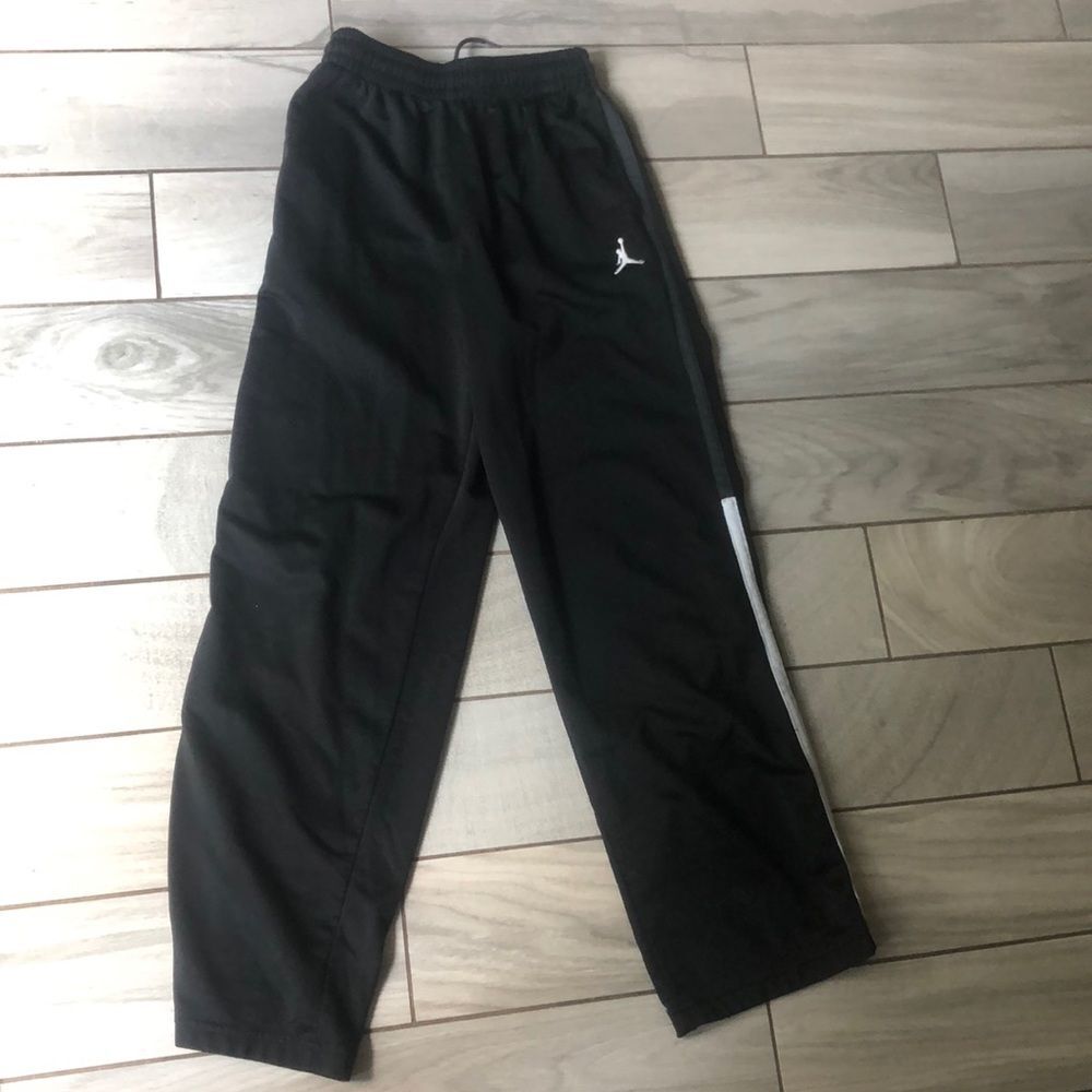 Nike Boys Large jumpman black joggers